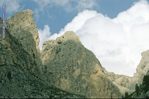 http://www.hoteldolomiten.com/fotogalerie/cache/vs_Landscapes_33.jpg