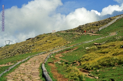http://www.hoteldolomiten.com/fotogalerie/cache/vs_Landscapes_44.jpg
