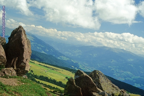 http://www.hoteldolomiten.com/fotogalerie/cache/vs_Landscapes_55.jpg